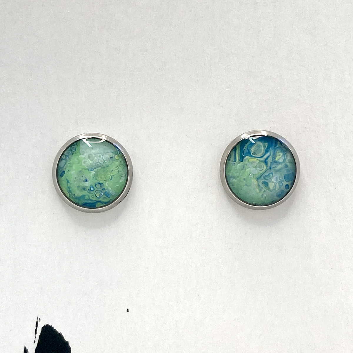 8mm Bezel Studs